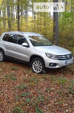 Внедорожник / Кроссовер Volkswagen Tiguan 2014 в Сторожинце