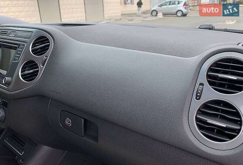 Внедорожник / Кроссовер Volkswagen Tiguan 2016 в Киеве фото 44 Внедорожник / Кроссовер Volkswagen Tiguan 2016 в Киеве