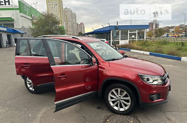 Позашляховик / Кросовер Volkswagen Tiguan 2014 в Києві