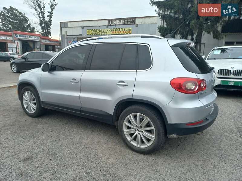 Внедорожник / Кроссовер Volkswagen Tiguan 2011 в Полтаве