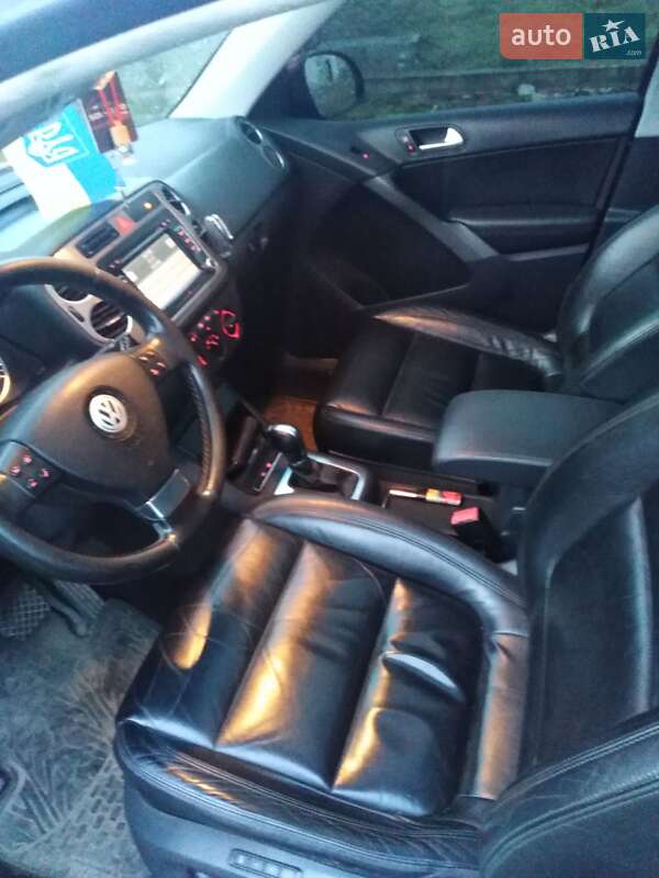 Внедорожник / Кроссовер Volkswagen Tiguan 2009 в Старом Самборе
