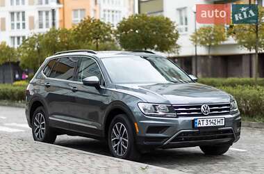 Внедорожник / Кроссовер Volkswagen Tiguan 2018 в Львове