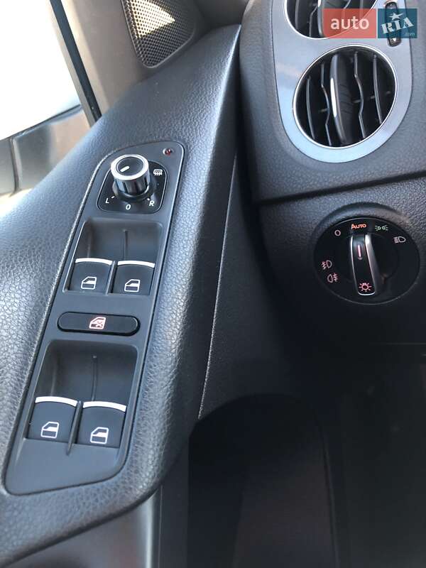 Внедорожник / Кроссовер Volkswagen Tiguan 2012 в Хмельницком фото 37 Внедорожник / Кроссовер Volkswagen Tiguan 2012 в Хмельницком