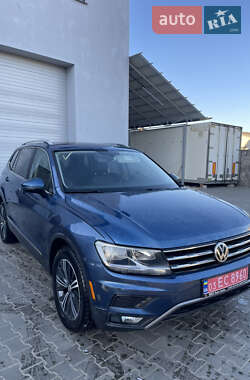 Внедорожник / Кроссовер Volkswagen Tiguan 2017 в Луцке