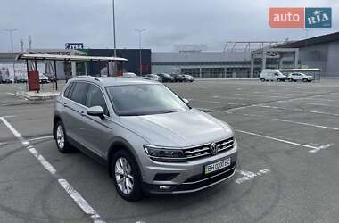 Внедорожник / Кроссовер Volkswagen Tiguan 2020 в Киеве