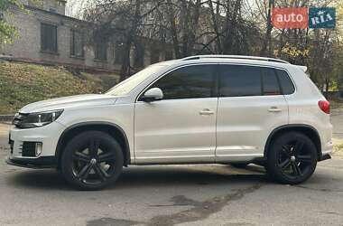 Позашляховик / Кросовер Volkswagen Tiguan 2015 в Кам'янському