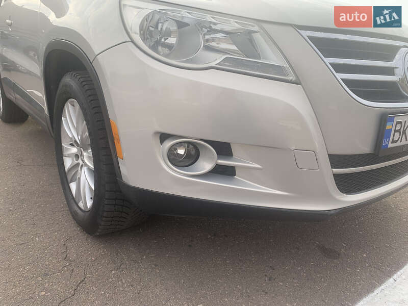 Внедорожник / Кроссовер Volkswagen Tiguan 2008 в Ровно