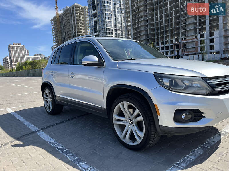 Позашляховик / Кросовер Volkswagen Tiguan 2013 в Києві