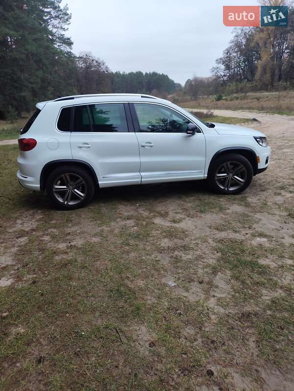 Позашляховик / Кросовер Volkswagen Tiguan 2016 в Богуславі