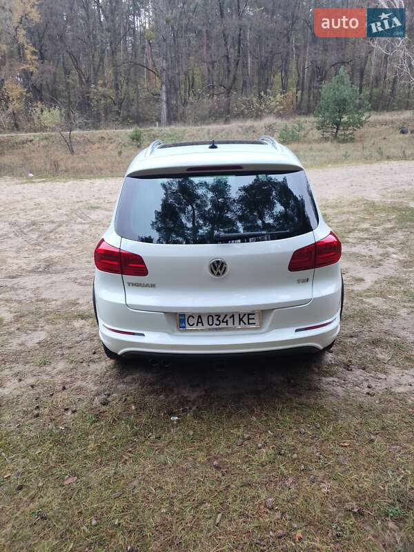 Позашляховик / Кросовер Volkswagen Tiguan 2016 в Богуславі