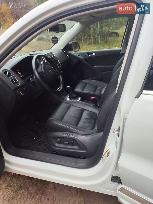 Позашляховик / Кросовер Volkswagen Tiguan 2016 в Богуславі