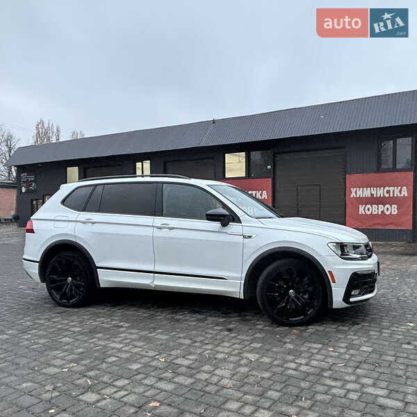 Внедорожник / Кроссовер Volkswagen Tiguan 2020 в 