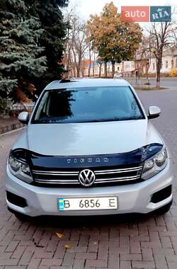 Внедорожник / Кроссовер Volkswagen Tiguan 2012 в Сумах