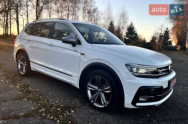 Позашляховик / Кросовер Volkswagen Tiguan 2019 в Чернівцях