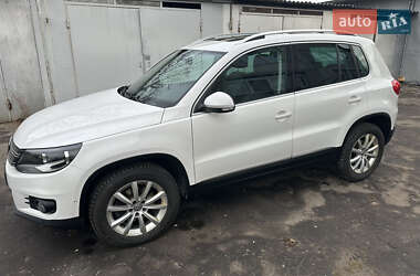 Внедорожник / Кроссовер Volkswagen Tiguan 2012 в Золочеве