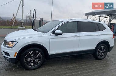 Внедорожник / Кроссовер Volkswagen Tiguan 2017 в Львове