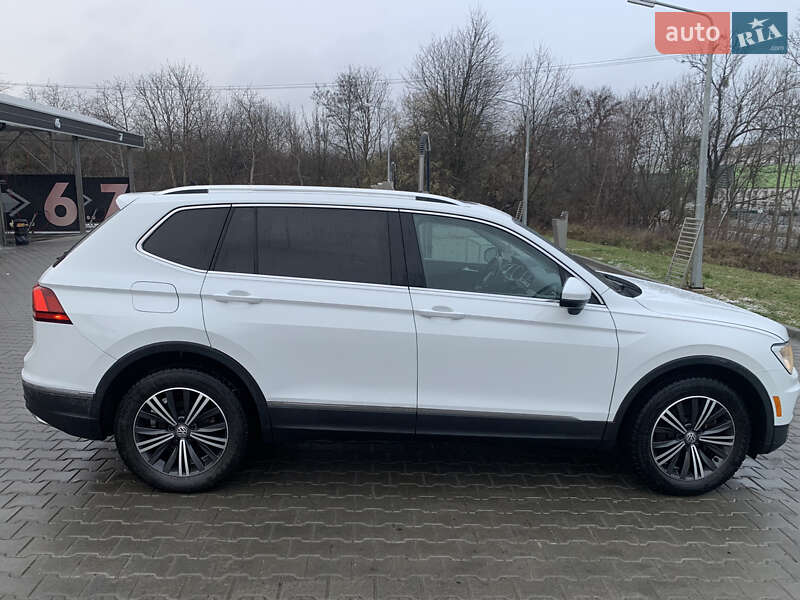 Внедорожник / Кроссовер Volkswagen Tiguan 2017 в Львове