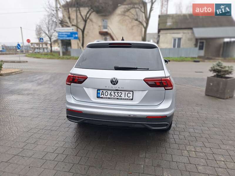 Внедорожник / Кроссовер Volkswagen Tiguan 2022 в Ужгороде