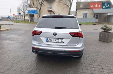 Позашляховик / Кросовер Volkswagen Tiguan 2022 в 