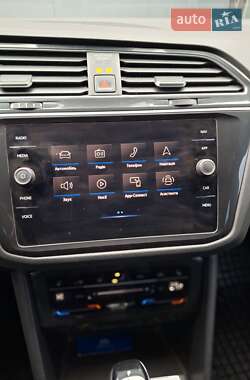 Позашляховик / Кросовер Volkswagen Tiguan 2022 в 