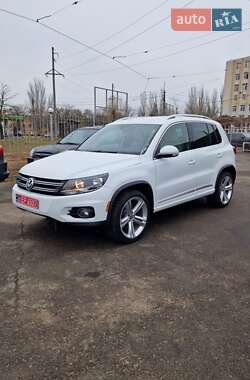 Позашляховик / Кросовер Volkswagen Tiguan 2015 в Миколаєві