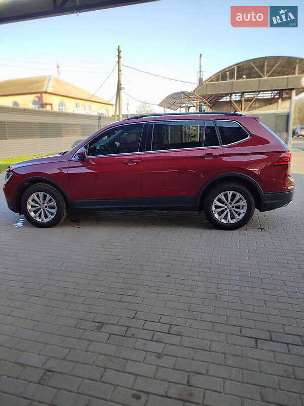 Внедорожник / Кроссовер Volkswagen Tiguan 2018 в Миргороде