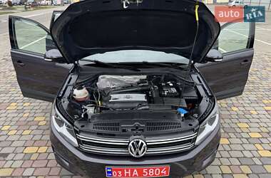 Внедорожник / Кроссовер Volkswagen Tiguan 2016 в Луцке