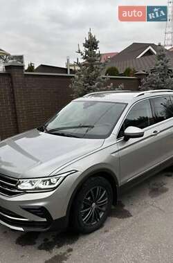 Внедорожник / Кроссовер Volkswagen Tiguan 2022 в Одессе