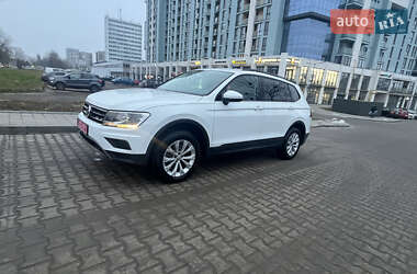 Позашляховик / Кросовер Volkswagen Tiguan 2019 в Львові