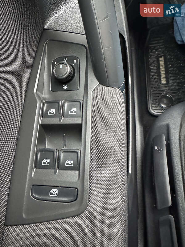 Внедорожник / Кроссовер Volkswagen Tiguan 2019 в Ровно