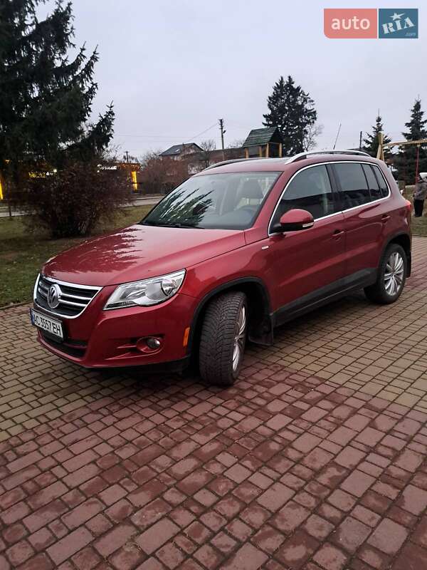 Внедорожник / Кроссовер Volkswagen Tiguan 2010 в Луцке