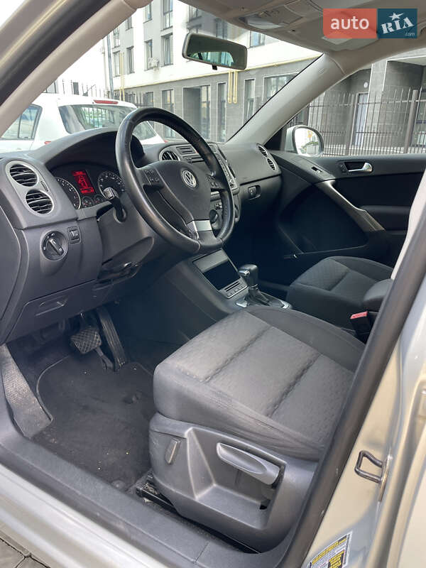 Внедорожник / Кроссовер Volkswagen Tiguan 2009 в Запорожье