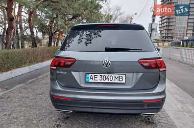 Внедорожник / Кроссовер Volkswagen Tiguan 2019 в 