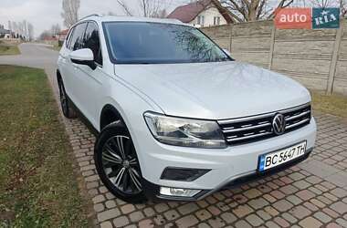 Внедорожник / Кроссовер Volkswagen Tiguan 2017 в Львове