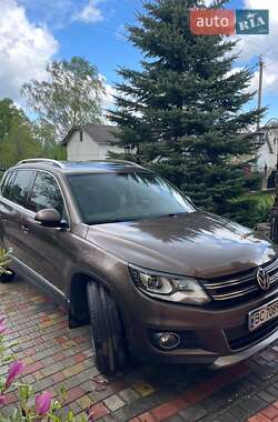 Внедорожник / Кроссовер Volkswagen Tiguan 2015 в Львове