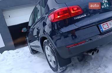 Позашляховик / Кросовер Volkswagen Tiguan 2016 в Львові