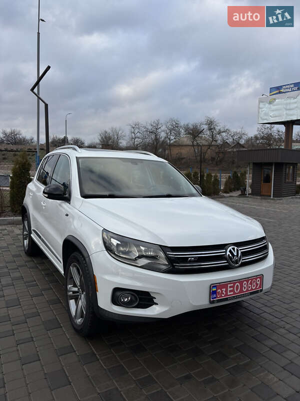 Внедорожник / Кроссовер Volkswagen Tiguan 2017 в Новоукраинке