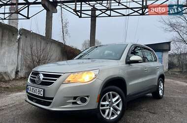 Внедорожник / Кроссовер Volkswagen Tiguan 2010 в Киеве