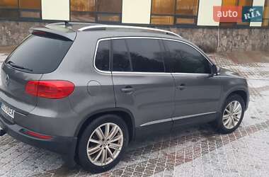 Внедорожник / Кроссовер Volkswagen Tiguan 2012 в Хмельнике