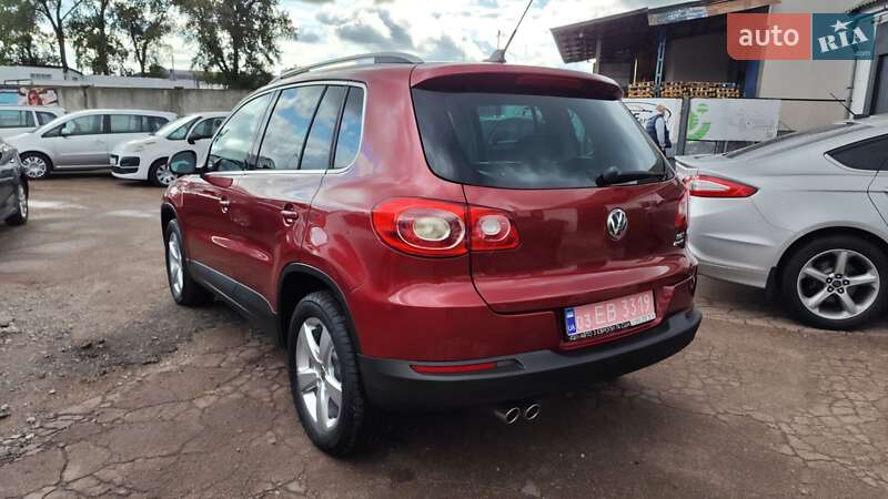 Позашляховик / Кросовер Volkswagen Tiguan 2010 в Чернігові