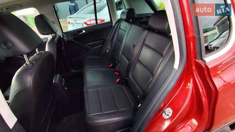Позашляховик / Кросовер Volkswagen Tiguan 2010 в Чернігові