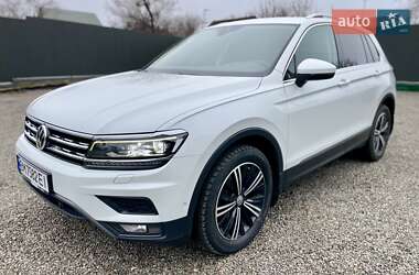 Позашляховик / Кросовер Volkswagen Tiguan 2017 в Сумах