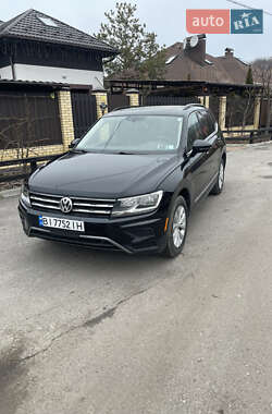 Позашляховик / Кросовер Volkswagen Tiguan 2017 в Полтаві