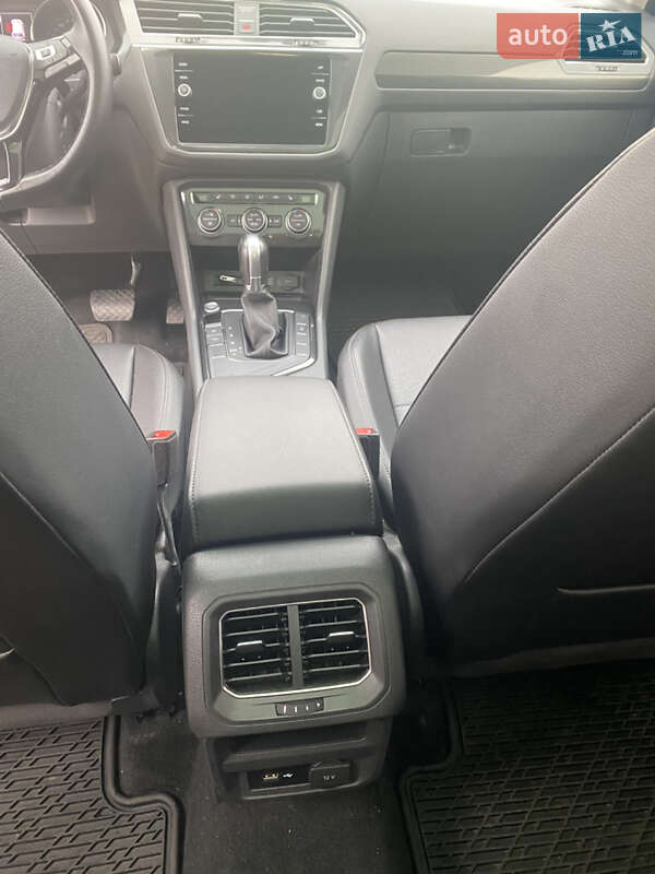 Внедорожник / Кроссовер Volkswagen Tiguan 2018 в Львове
