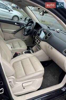 Внедорожник / Кроссовер Volkswagen Tiguan 2008 в 