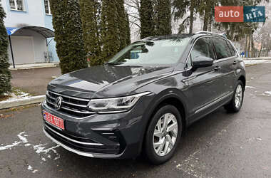 Позашляховик / Кросовер Volkswagen Tiguan 2021 в Рівному