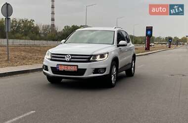 Позашляховик / Кросовер Volkswagen Tiguan 2015 в Києві