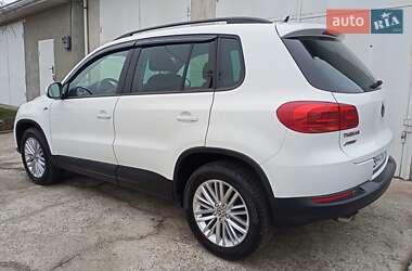 Позашляховик / Кросовер Volkswagen Tiguan 2015 в Одесі