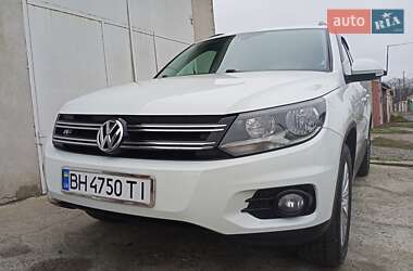 Позашляховик / Кросовер Volkswagen Tiguan 2015 в Одесі