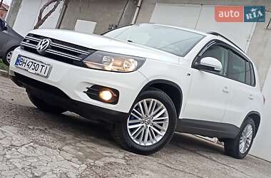 Позашляховик / Кросовер Volkswagen Tiguan 2015 в Одесі